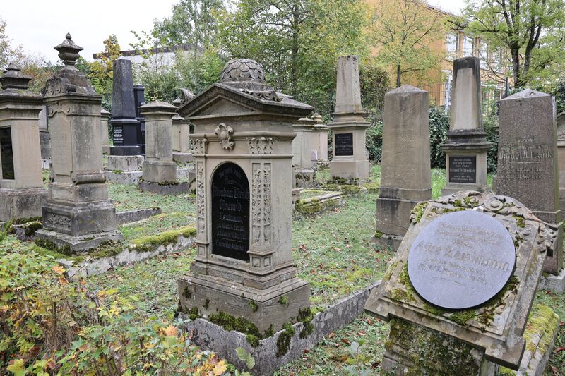 Datei:Coburg, Jüdischer Friedhof am Glockenberg.jpg